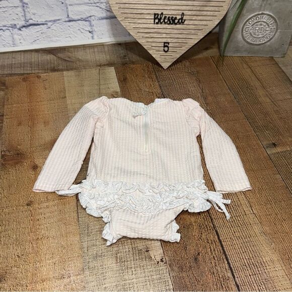 Caden lane LONG SLEEVE RASH GUARD WITH RUFFLE BOTTOM | SEERSUCKER - Picture 3 of 9